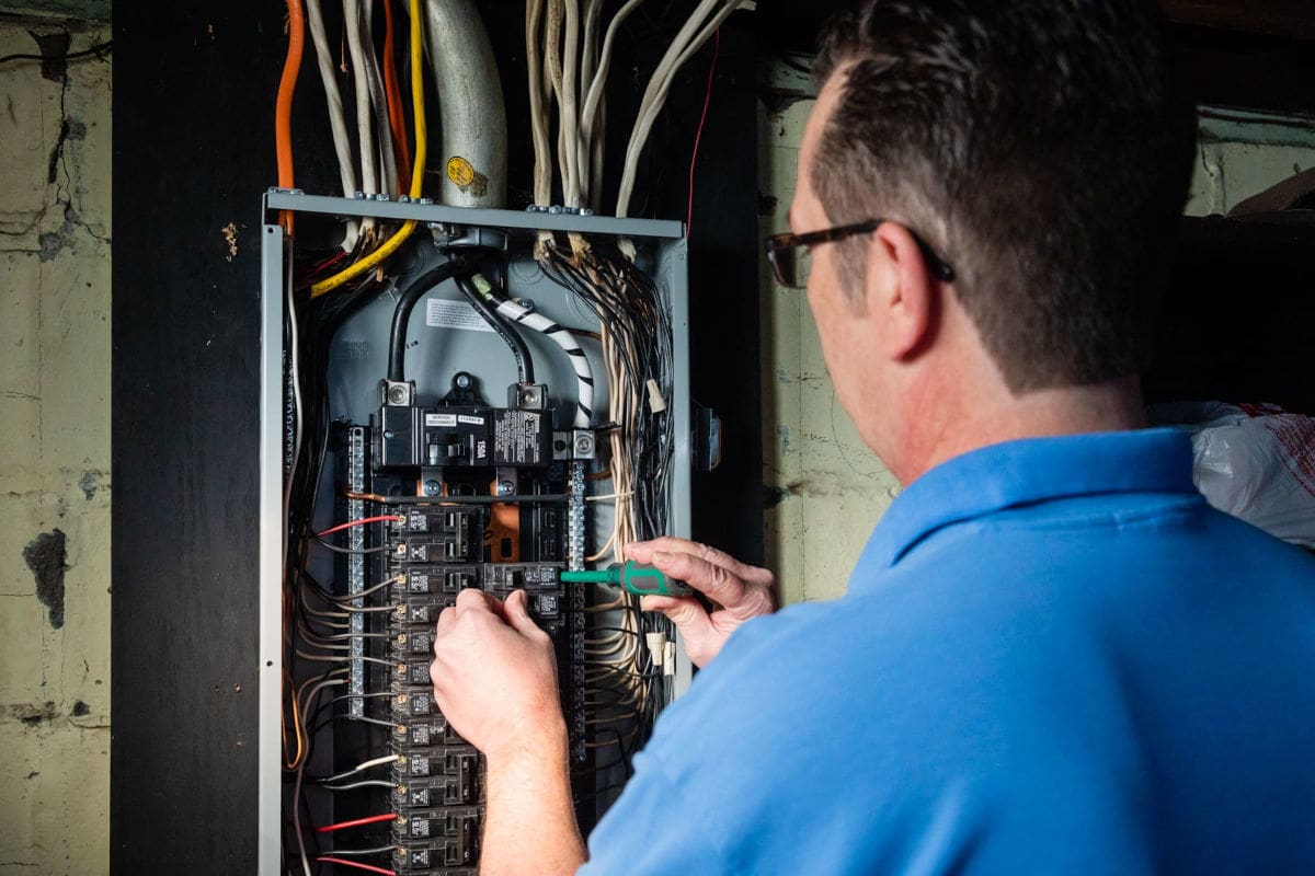 Electrical Repair in Cleveland, OH. Hometown Electrical Doctor